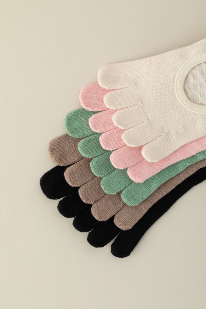 Chaussettes de sport 001 pour femmes, printemps-été, absorbantes, antidérapantes, à cinq orteils, en pur coton, sans dos, idéales pour le yoga, le pilates et le fitness._voghion.com