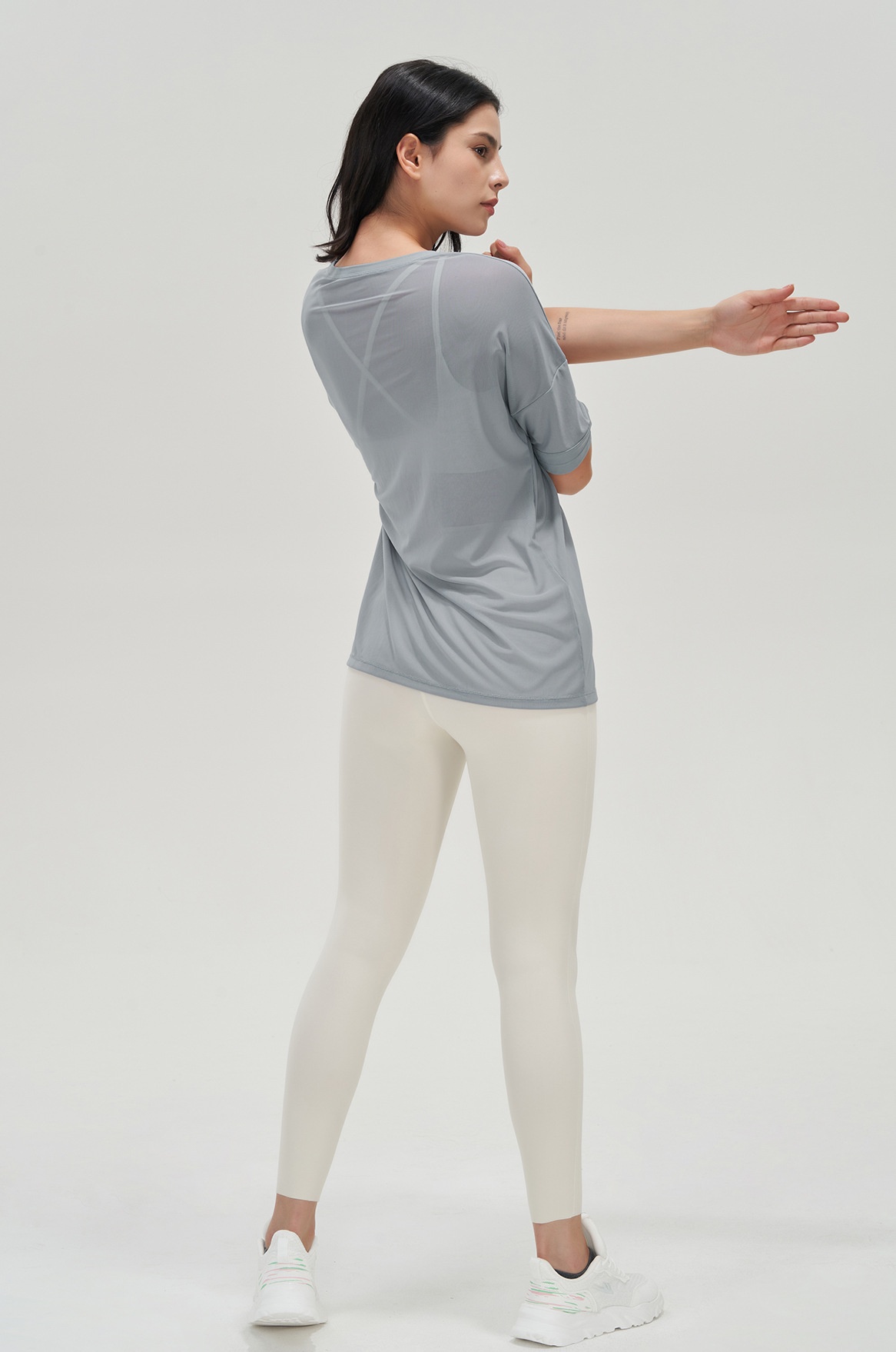 001 Camiseta deportiva de estilo europeo y americano para mujer, holgada, de manga corta, de secado rápido, transpirable, ideal para yoga y running._voghion.com