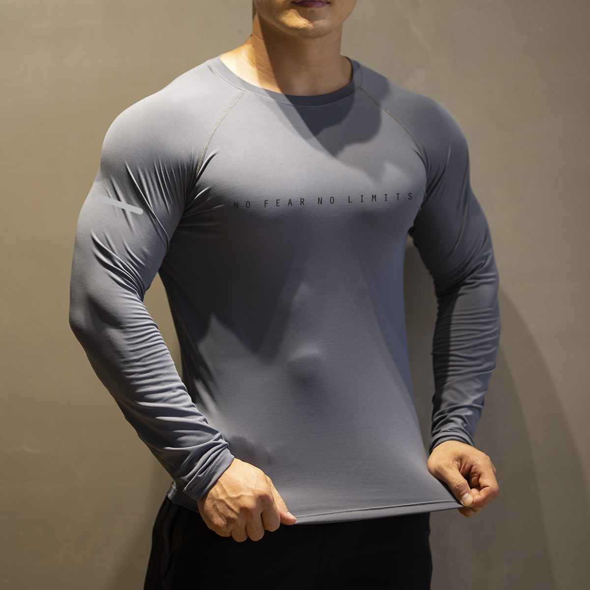 001 Herren-Fitnessbekleidung Rundhals Langarm Enganliegendes, hochelastisches, schnelltrocknendes Sporttop Atmungsaktives T-Shirt_voghion.com