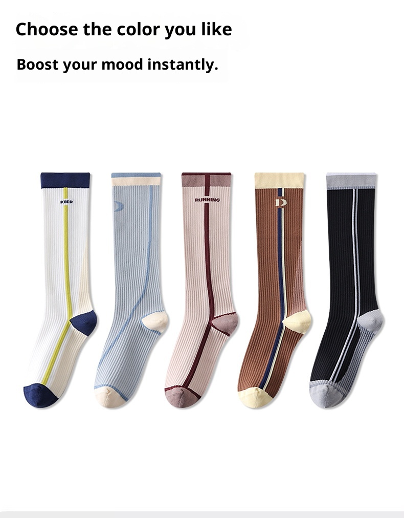 Chaussettes de sport Yoga Micro pour femmes, idéales pour le fitness et le cyclisme, avec maintien vertical du mollet et design rayé amincissant._voghion.com