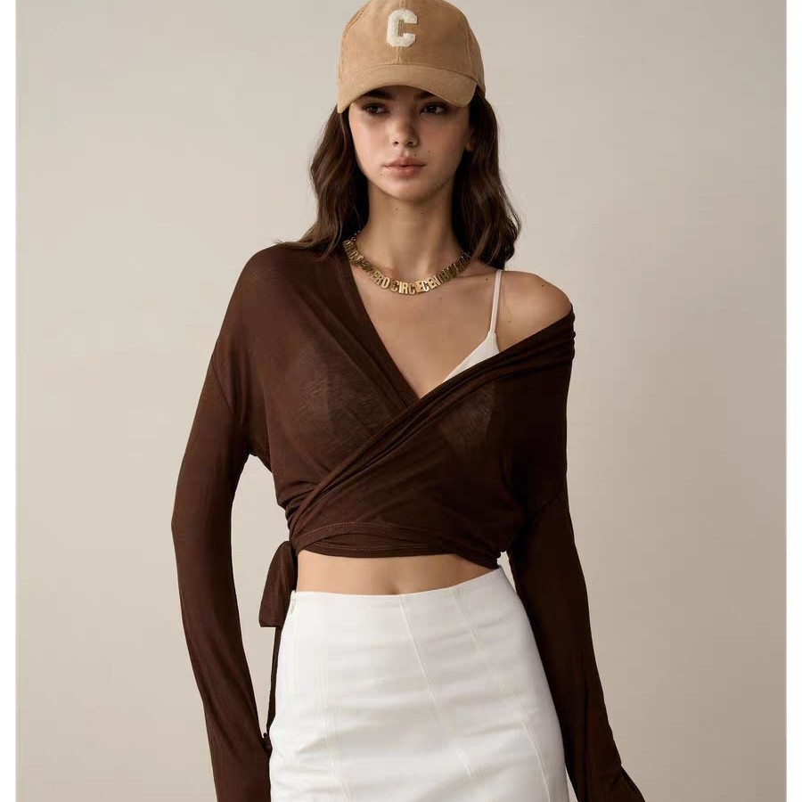 T-shirt de yoga à manches évasées pour femme (réf. 001), coupe ajustée et douce pour la peau, haut de sport à bretelles croisées, vêtement de fitness respirant._voghion.com