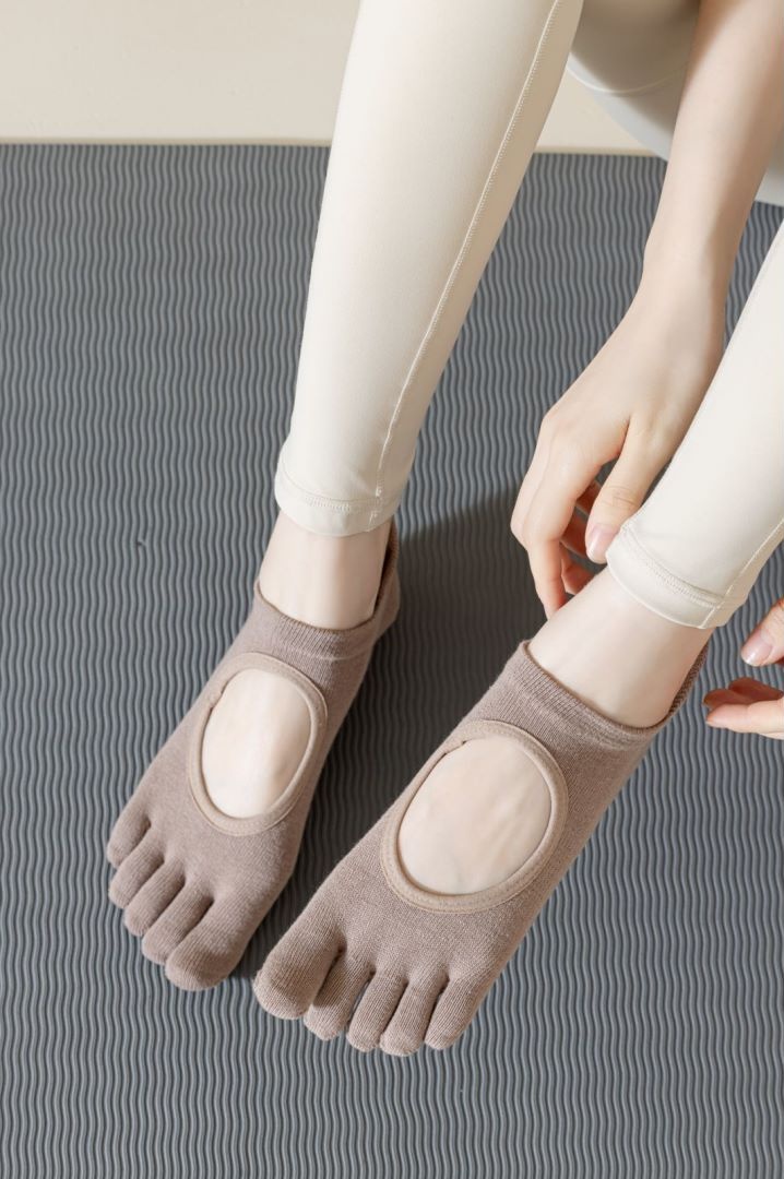 Chaussettes de sport 001 pour femmes, printemps-été, absorbantes, antidérapantes, à cinq orteils, en pur coton, sans dos, idéales pour le yoga, le pilates et le fitness._voghion.com