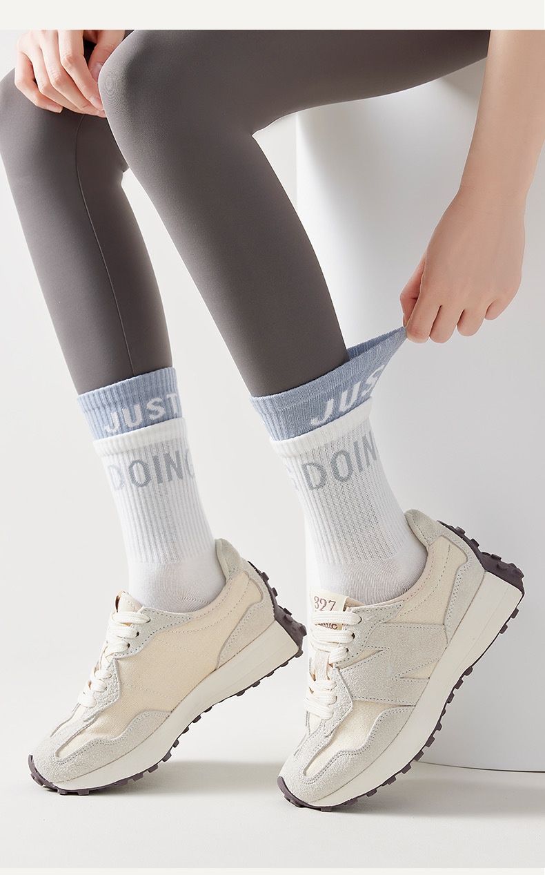 001 001 Yoga pour femmes, legging de sport d'été fin en coton siliconé antidérapant mi-mollet, à porter avec un pantalon Shark, longueur sol_voghion.com