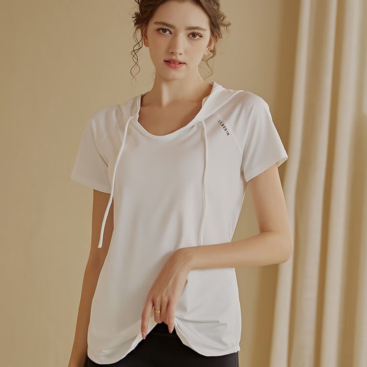 Camiseta deportiva de manga corta para mujer, holgada, adelgazante, de longitud media, con capucha, de secado rápido, para fitness y yoga._voghion.com