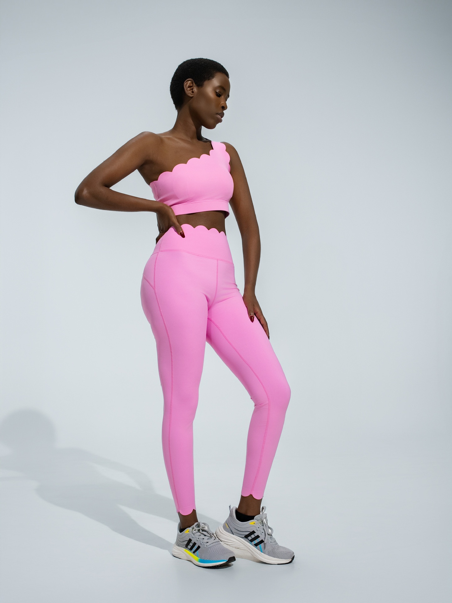 001 Schulterfreies Spitzentop, schweißableitend, eng anliegend, atmungsaktiv, angenehmes Tragegefühl, dünn, ideal für Sport, Outdoor, Fitness und Yoga_voghion.com