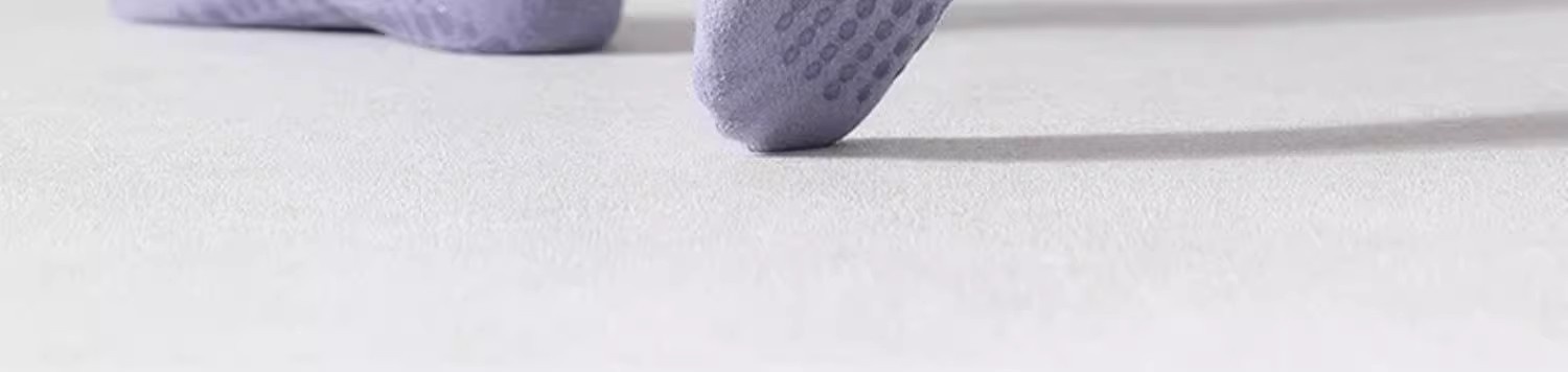 001 Yoga Damen Rutschfeste High-End Professionelle Indoor Pilates Fitness Sport Laufen Springseil Tanz Hohe Socken_voghion.com