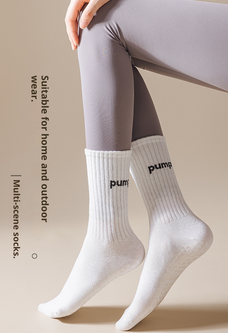 Chaussettes de sport professionnelles pour le yoga et le Pilates en salle, mi-mollet, confortables et antidérapantes, idéales pour le Pilates et le yoga en intérieur._voghion.com