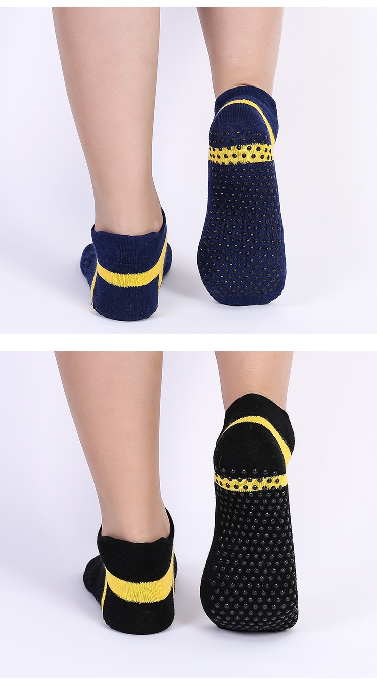 Chaussettes de yoga d'hiver 001 pour femmes, antidérapantes et respirantes, chaudes et confortables, en coton, avec picots adhésifs. Idéales pour le sport et les loisirs._voghion.com