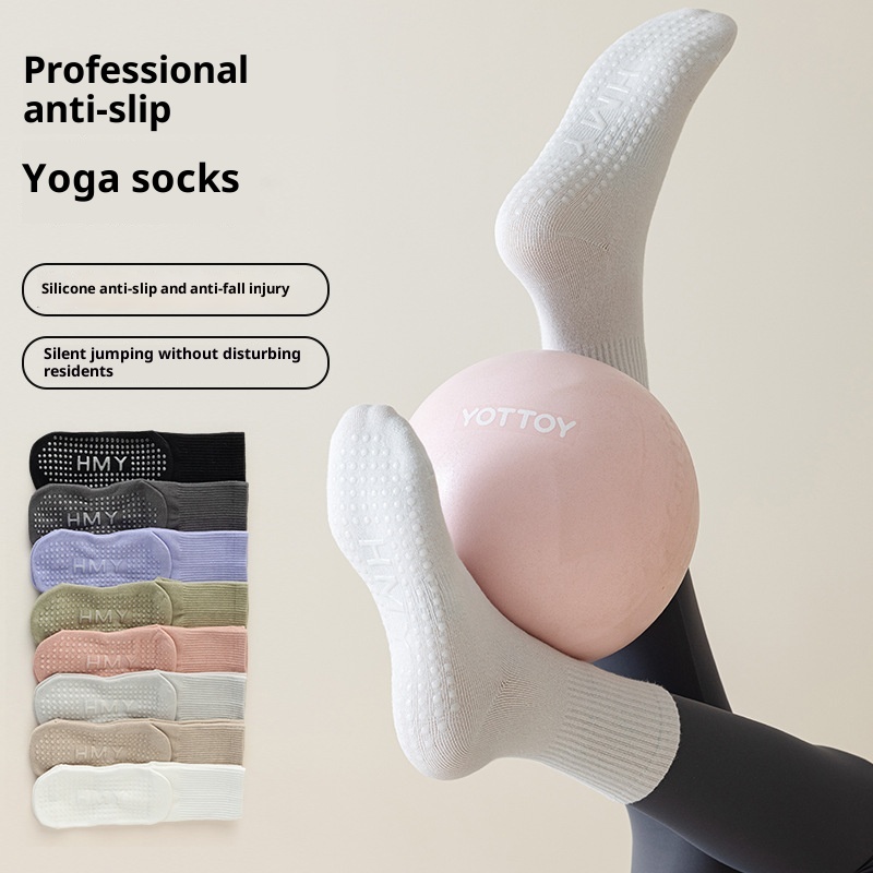 Chaussettes de sport mi-mollet en silicone antidérapant 001 pour femmes, idéales pour le yoga, le fitness au sol et le Pilates. Modèle long et polyvalent pour femmes._voghion.com