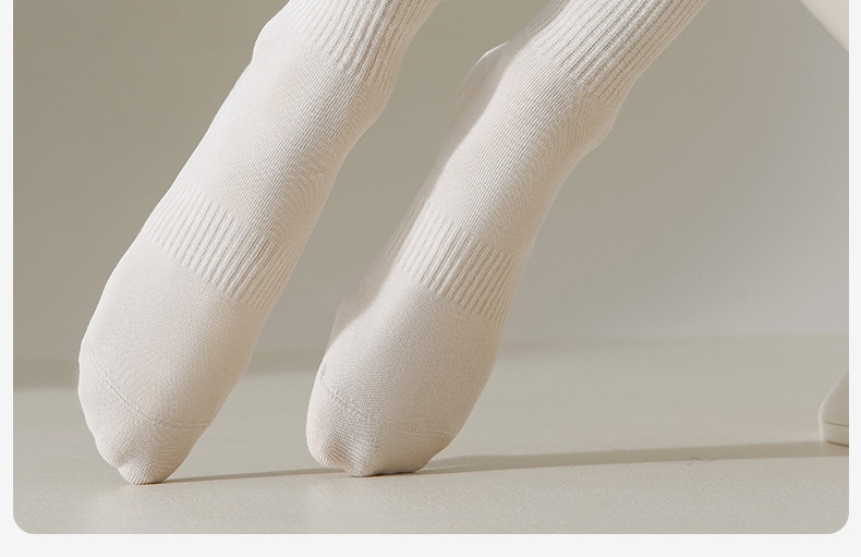 Chaussettes de sport mi-mollet en coton et silicone antidérapant, modèle 001 Yoga pour femmes, à porter avec un pantalon Shark ou une paire de chaussettes Zhuji._voghion.com