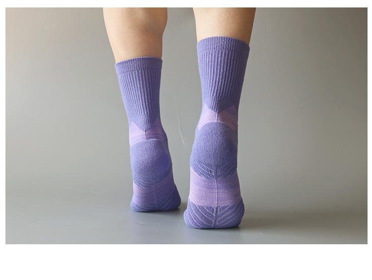 Chaussettes de sport respirantes mi-mollet pour femmes, idéales pour le badminton, la corde à sauter, la course à pied et le cyclisme. Semelle éponge._voghion.com