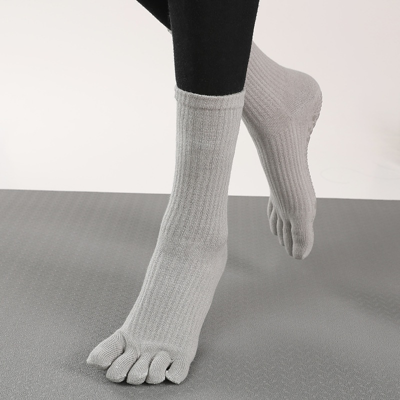 001 Professionelle, rutschfeste, mittelhohe Baumwoll-Sportsocken für Damen mit fünf Zehen, ideal für Yoga und Yoga._voghion.com