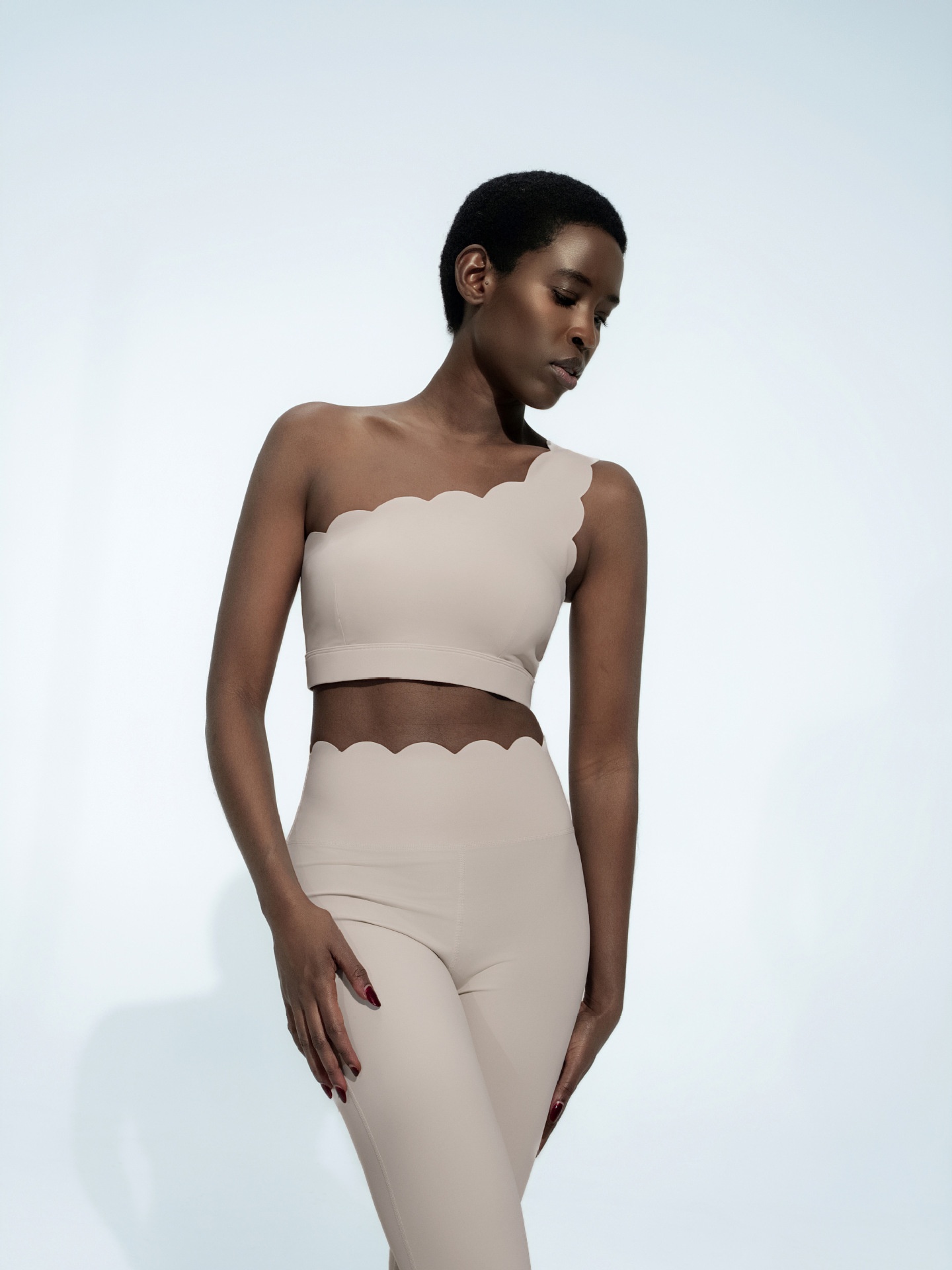 001 Schulterfreies Spitzentop, schweißableitend, eng anliegend, atmungsaktiv, angenehmes Tragegefühl, dünn, ideal für Sport, Outdoor, Fitness und Yoga_voghion.com