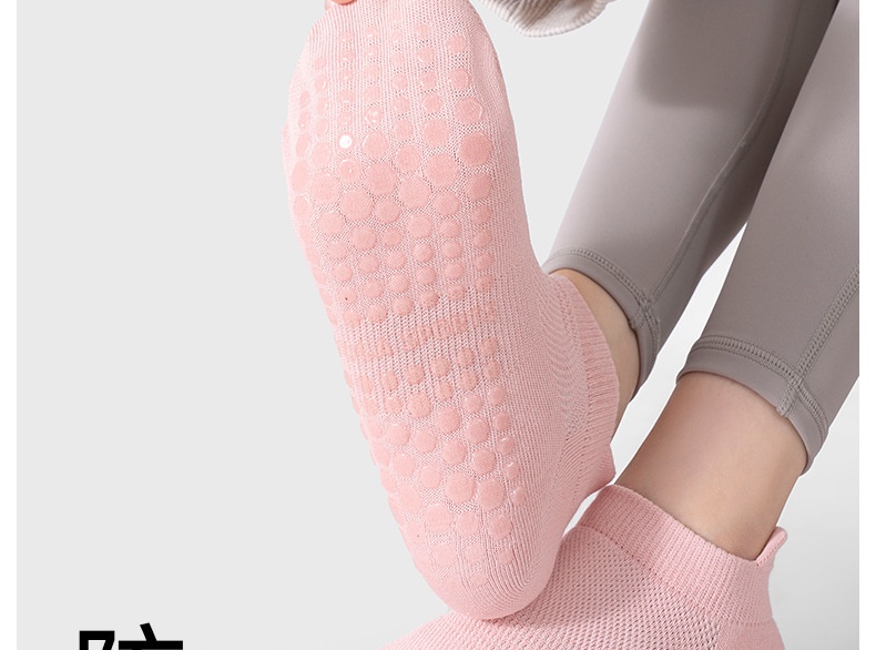 Chaussettes de sport mi-mollet en pur coton sans coutures, pour le yoga et le Pilates, en intérieur, avec silicone antidérapant et longueur idéales pour les femmes (001)._voghion.com
