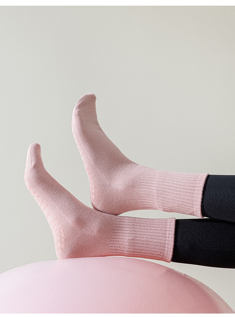 Chaussettes de sport professionnelles en pur coton, mi-mollet, pour femmes, idéales pour le yoga, l'automne et l'hiver. 001 Yoga, mi-mollet, fitness, danse, pilates, antidérapantes._voghion.com
