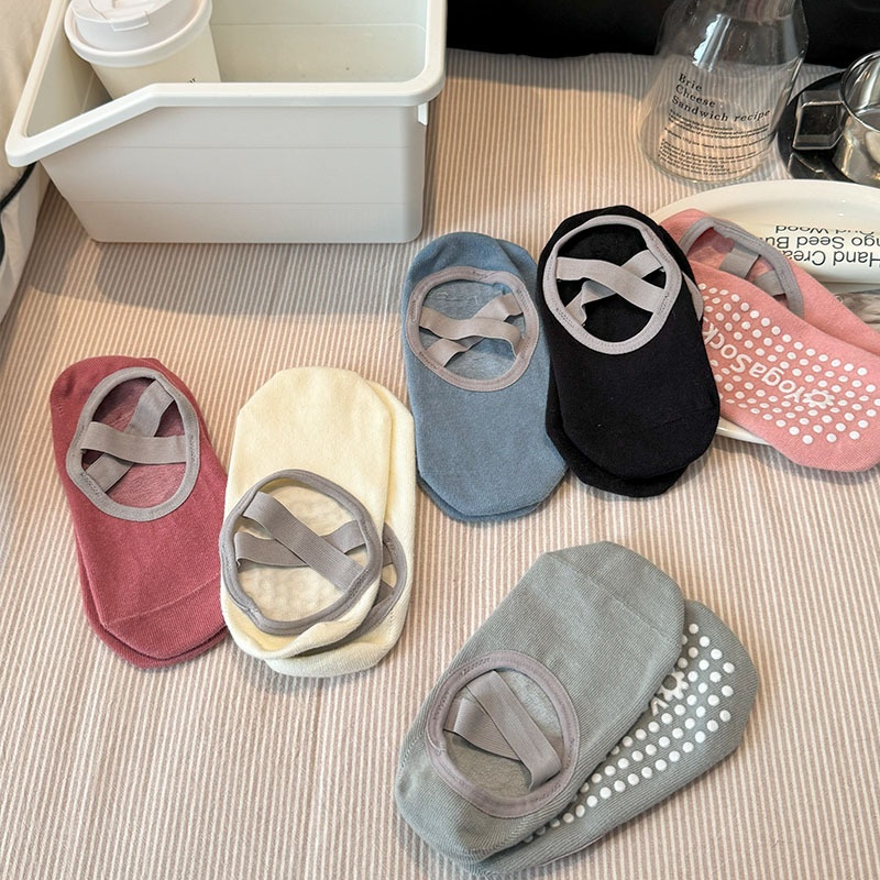 Chaussettes de sport pour femmes, modèle Yoga Pilates 001, fines, en coton, antidérapantes, sans déport du talon, idéales pour le sport et le fitness._voghion.com