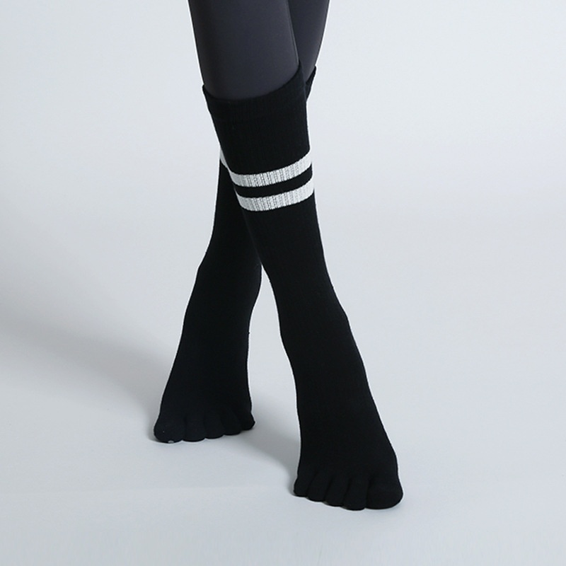 Chaussettes de yoga professionnelles Five-Finger Yoga antidérapantes mi-mollet pour le sport en salle, le Pilates, l'automne et l'hiver, chaudes et chaudes, idéales pour la danse au sol._voghion.com