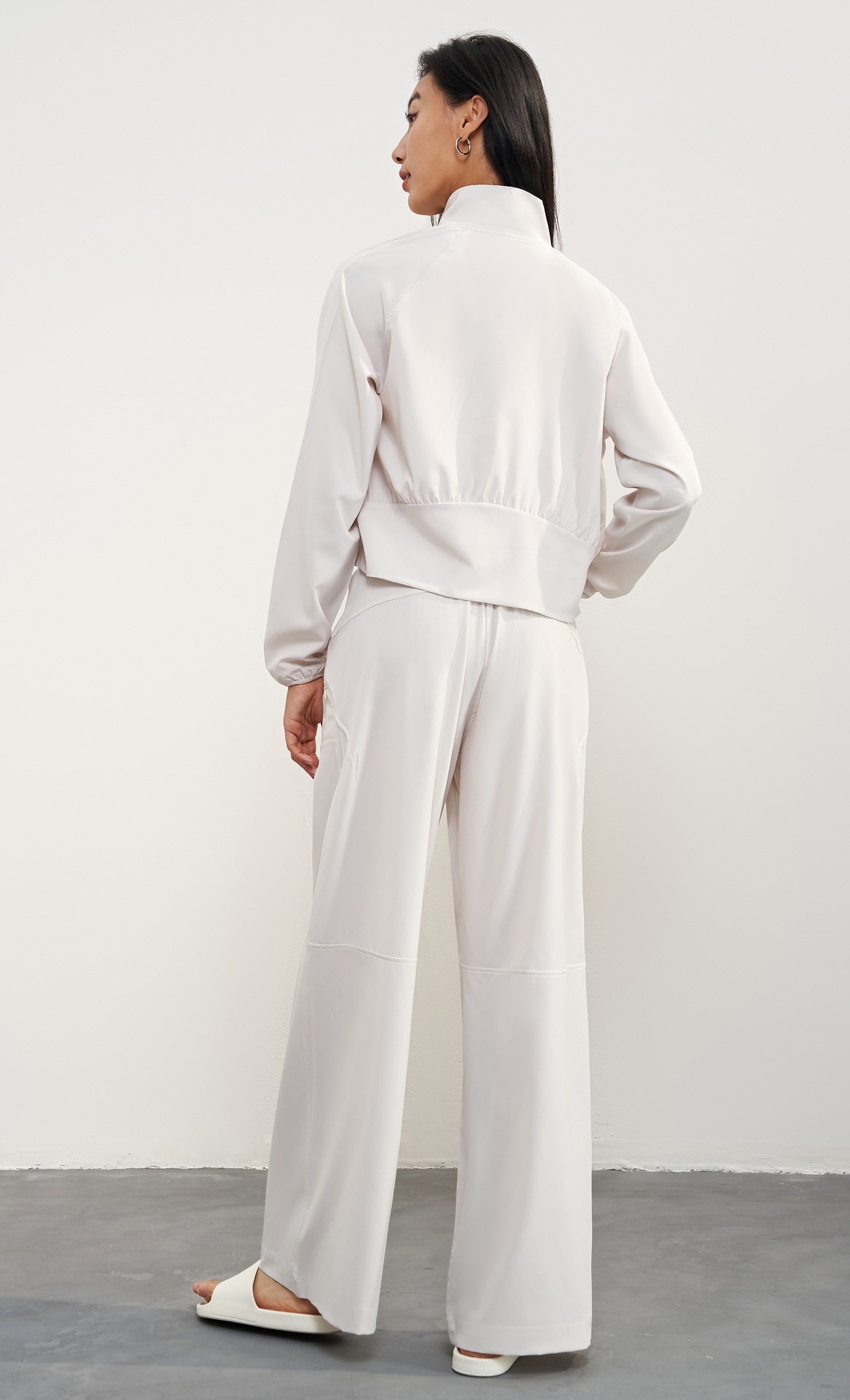 Chemise d'été ActiveGo UPF50+ à col montant tissée pour femme, veste courte amincissante de protection solaire pour l'extérieur, vêtements de sport amples pour le yoga_voghion.com