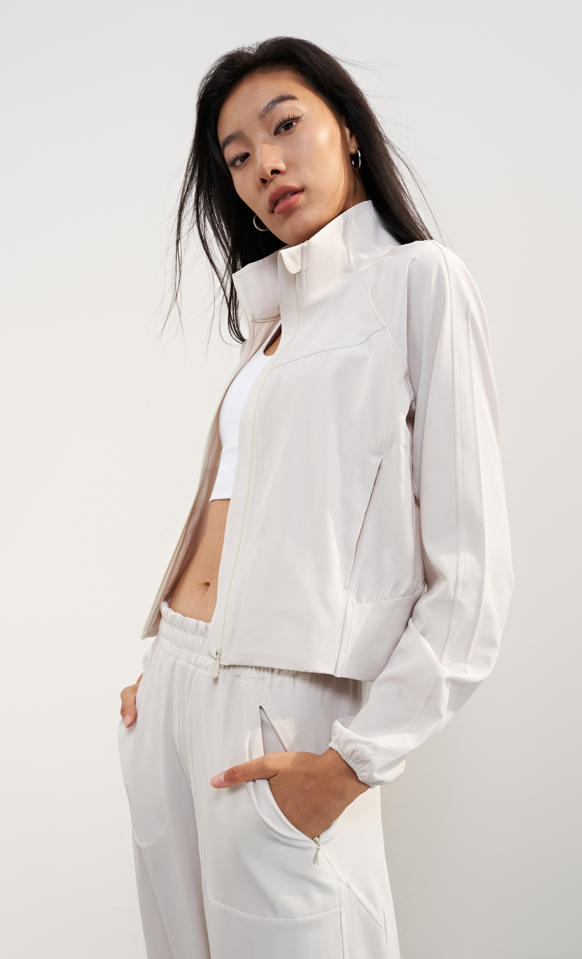 Chemise d'été ActiveGo UPF50+ à col montant tissée pour femme, veste courte amincissante de protection solaire pour l'extérieur, vêtements de sport amples pour le yoga_voghion.com