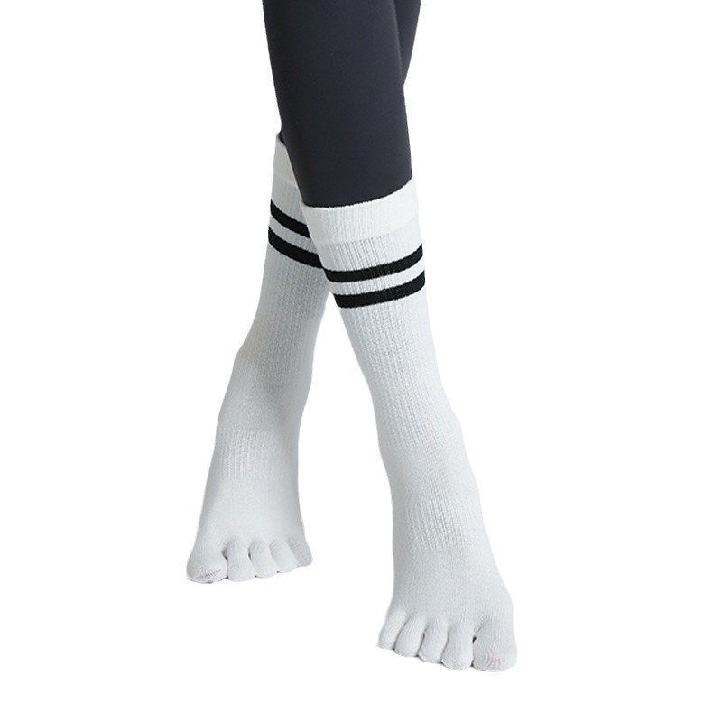 Chaussettes de yoga professionnelles Five-Finger Yoga antidérapantes mi-mollet pour le sport en salle, le Pilates, l'automne et l'hiver, chaudes et chaudes, idéales pour la danse au sol._voghion.com