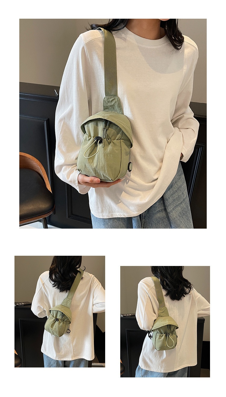 001 2025 Neue trendige modische Ruiying Damen kleine Outdoor-Schultertasche in Unifarben, wasserdicht_voghion.com