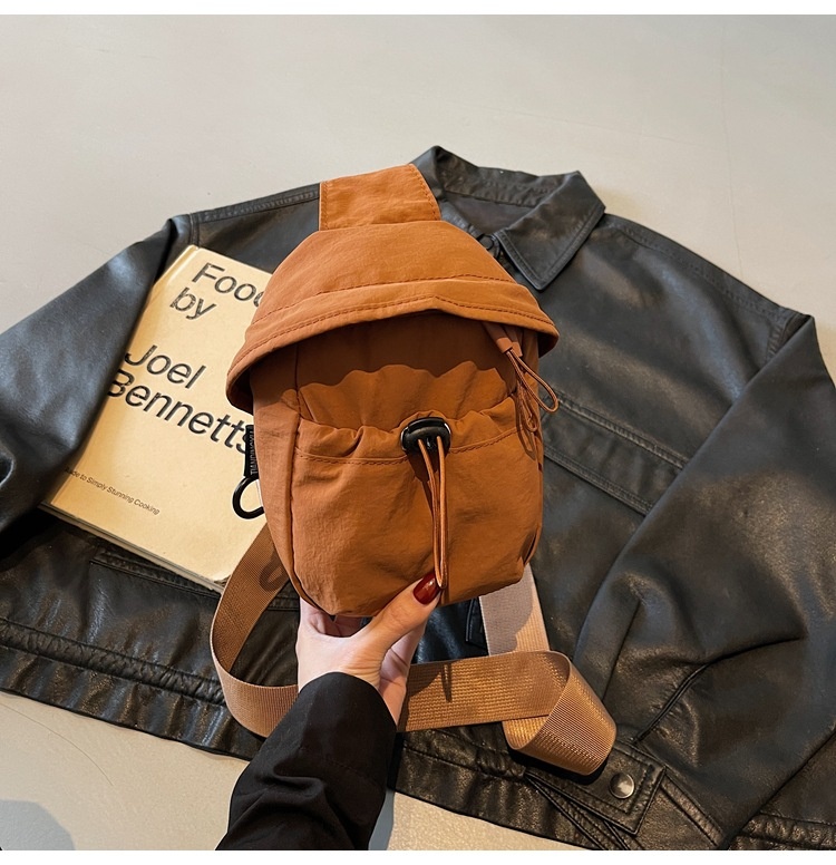 001 2025 Neue trendige modische Ruiying Damen kleine Outdoor-Schultertasche in Unifarben, wasserdicht_voghion.com