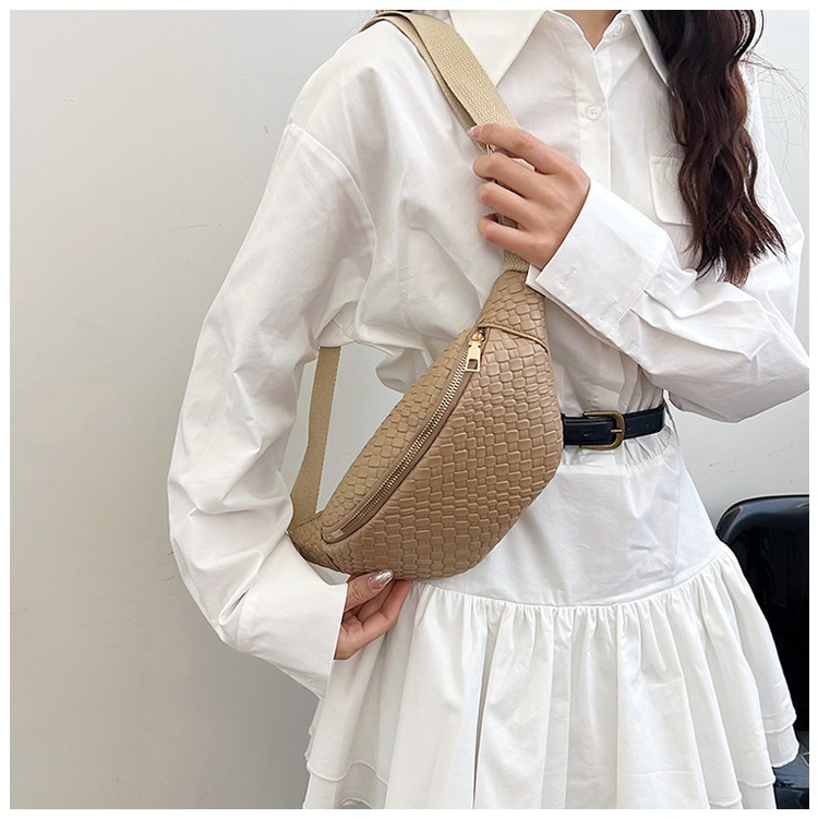 001 2024 New Retro PU Woven Waist Trendy Versatile Single Shoulder Crossbody Women's Chest Bag_voghion.com