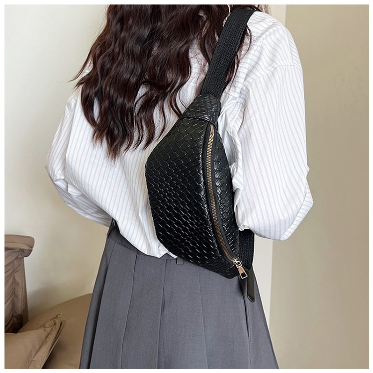 001 2024 New Retro PU Woven Waist Trendy Versatile Single Shoulder Crossbody Women's Chest Bag_voghion.com