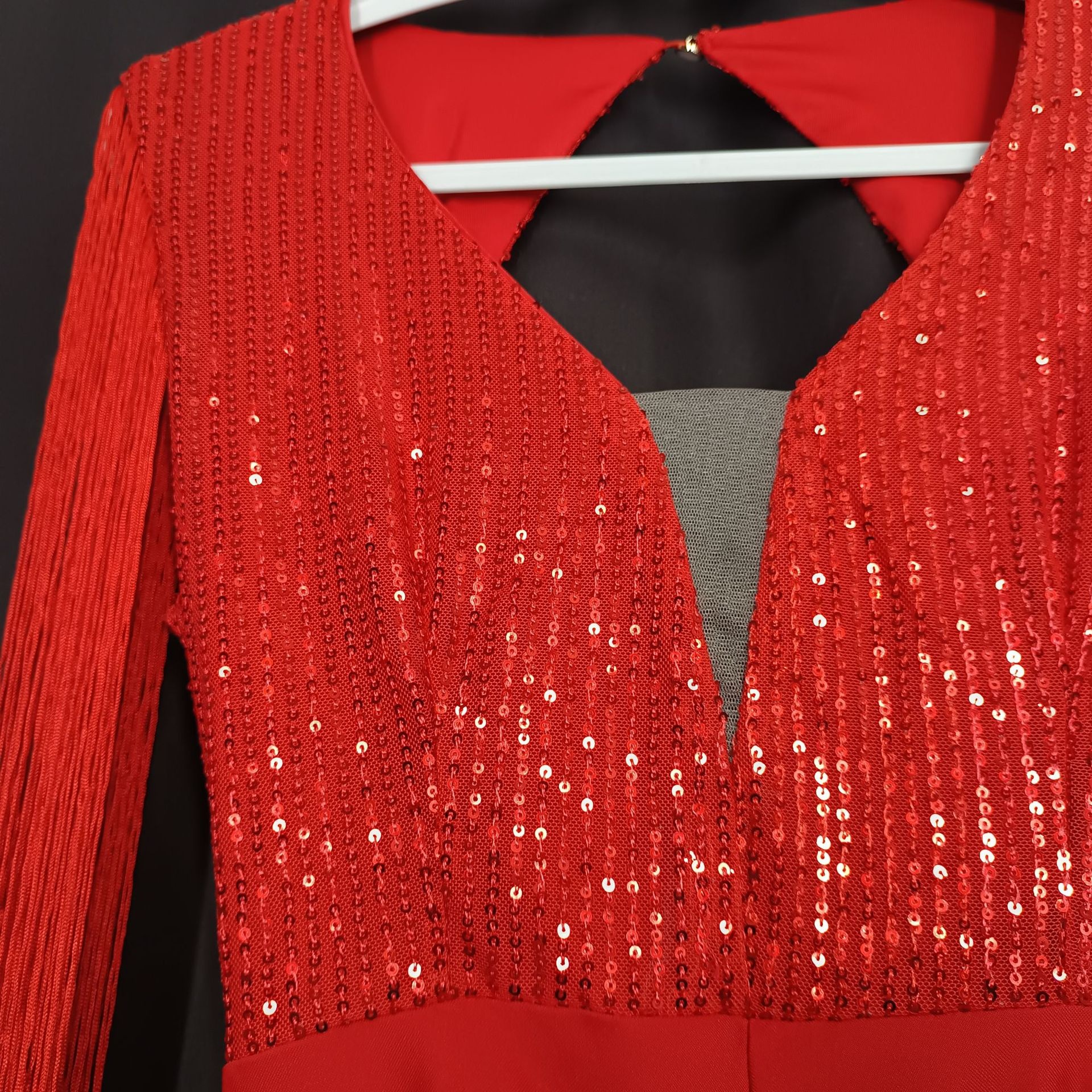 Robe de soirée GraceChic, luxueuse robe moulante à sequins pour femme, style européen, design haut de gamme, franges et fente._voghion.com