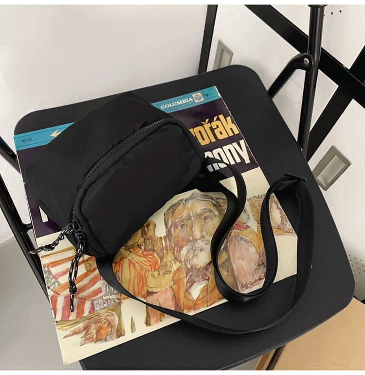 001 2024 Nuevo bolso bandolera pequeño y sencillo, estilo deportivo, informal y moderno de estilo coreano._voghion.com