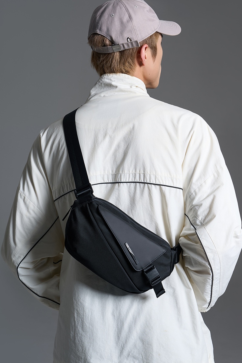 001 High-end Chest For Men, Functional Sports Riding Single Shoulder Bag, Commuting Multi-functional Men's Crossbody Bag_voghion.com