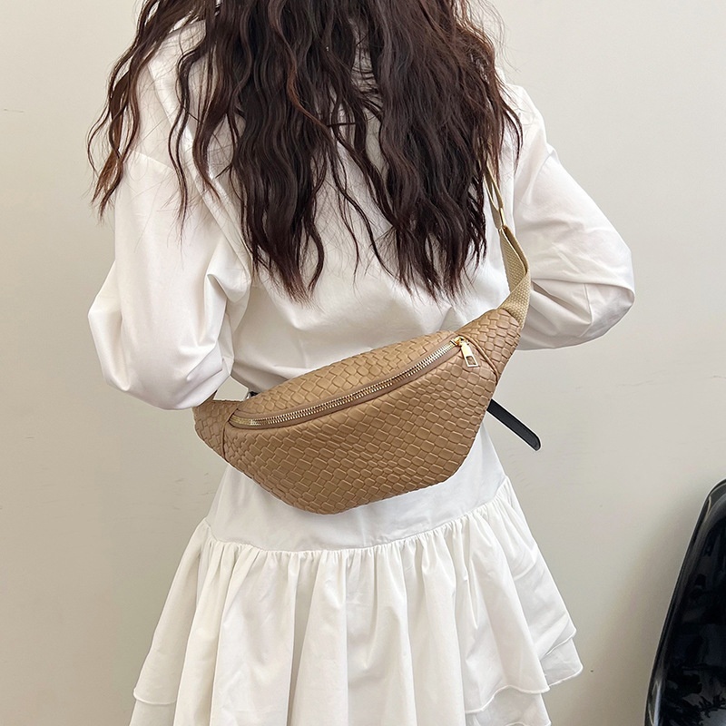001 2024 New Retro PU Woven Waist Trendy Versatile Single Shoulder Crossbody Women's Chest Bag_voghion.com