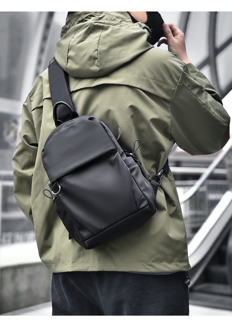 001 2025 Herbst Neue Herren Brustmarke Kleine Trendige Messenger Einfache Umhängetasche Umhängetasche_voghion.com