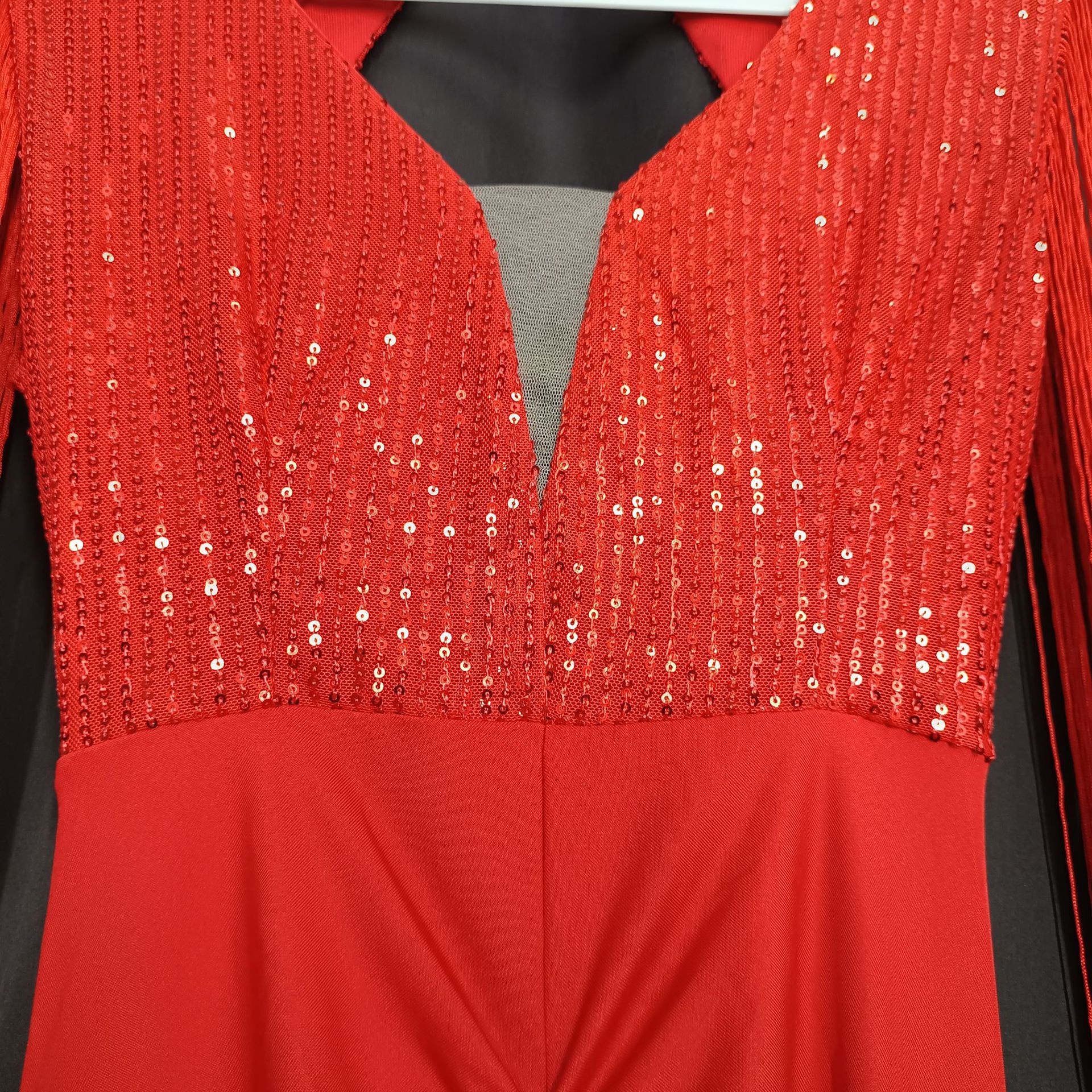 Robe de soirée GraceChic, luxueuse robe moulante à sequins pour femme, style européen, design haut de gamme, franges et fente._voghion.com