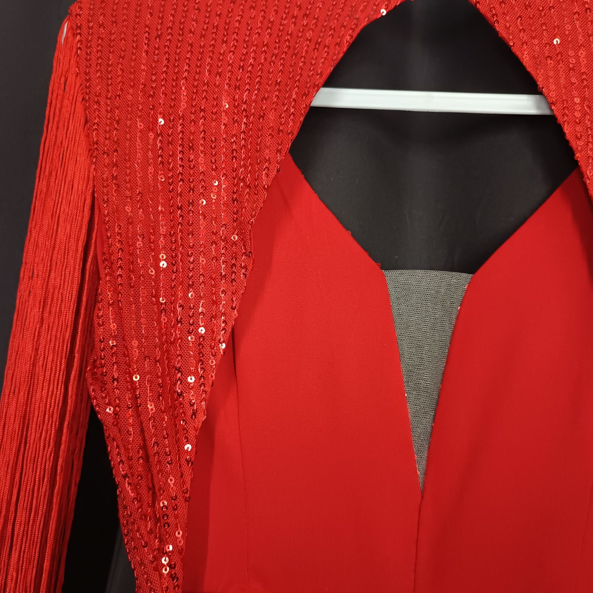 Robe de soirée GraceChic, luxueuse robe moulante à sequins pour femme, style européen, design haut de gamme, franges et fente._voghion.com