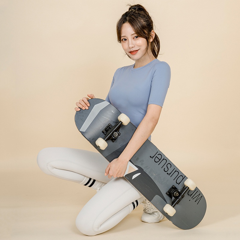 ActiveGo 2021 Nouveau haut de sport d'été pour femmes, T-shirt de yoga décontracté en nylon coupe ajustée, manches courtes, vente en gros_voghion.com