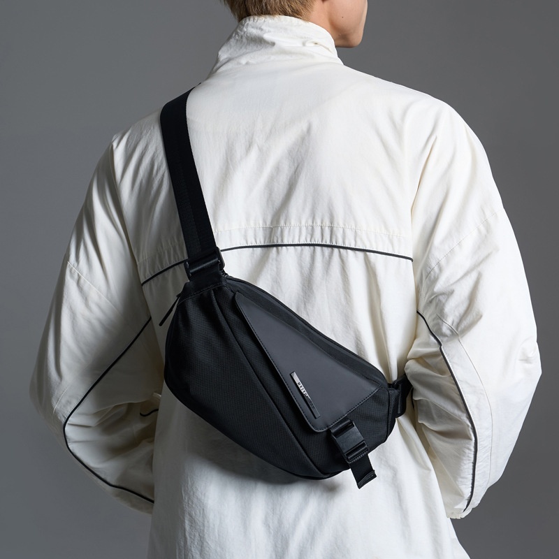 001 High-end Chest For Men, Functional Sports Riding Single Shoulder Bag, Commuting Multi-functional Men's Crossbody Bag_voghion.com