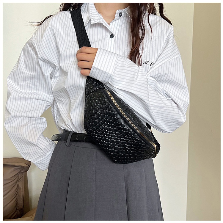 001 2024 New Retro PU Woven Waist Trendy Versatile Single Shoulder Crossbody Women's Chest Bag_voghion.com
