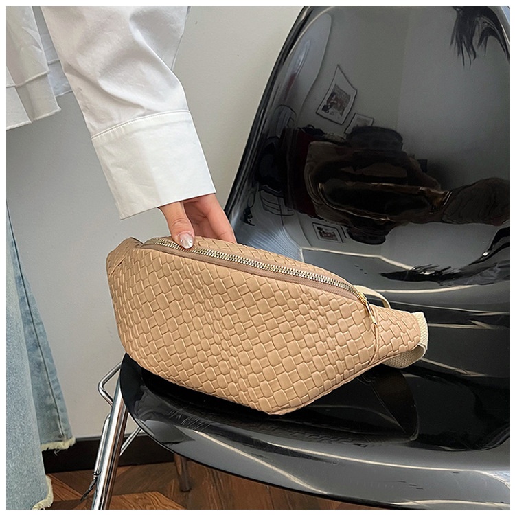 001 2024 New Retro PU Woven Waist Trendy Versatile Single Shoulder Crossbody Women's Chest Bag_voghion.com