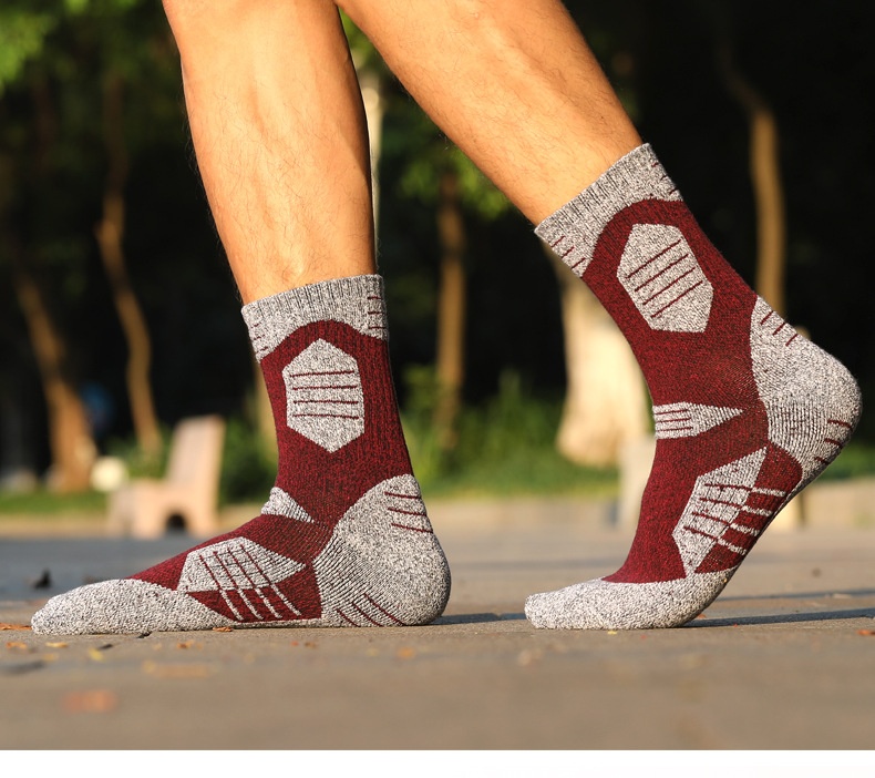 ActiveGo Two Wolves Herren-Sportsocken, mittelhoch geschnitten, mit verdickter Frotteesohle, atmungsaktiv, schweißabsorbierend und geruchshemmend._voghion.com