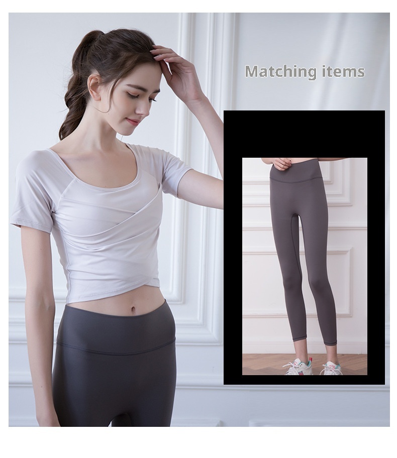 Camiseta de yoga ActiveGo de secado rápido con almohadilla pectoral para mujer, corte ajustado, ideal para deportes al aire libre y fitness, manga corta, perfecta para el verano._voghion.com