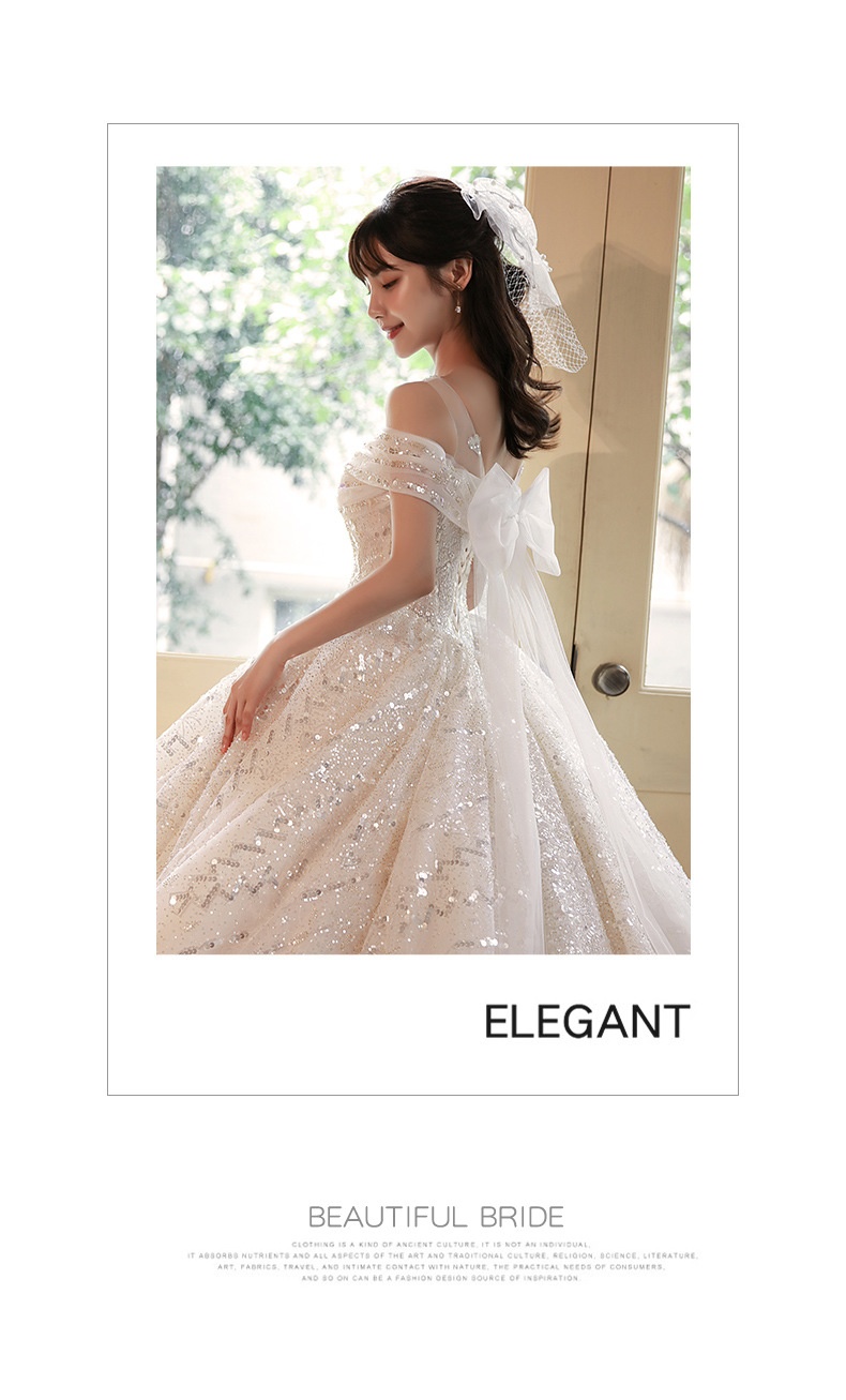 Robe de mariée GraceChic 2025, épaules dénudées, style forêt, féérique, élégante et amincissante, avec traîne, idéale pour les petites mariées._voghion.com