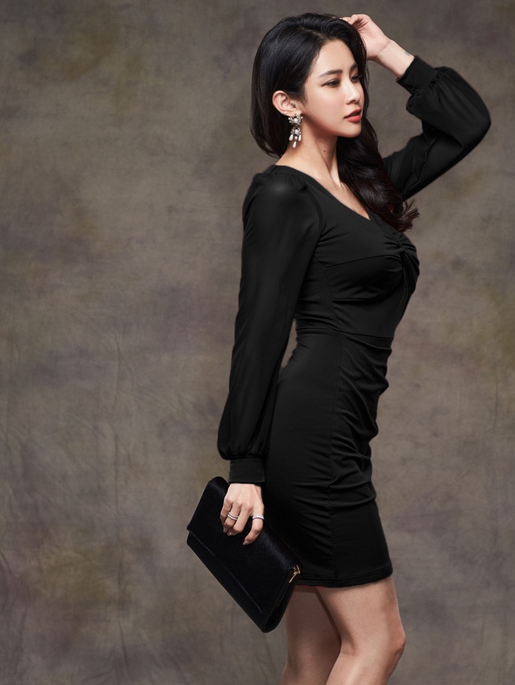 Robe courte moulante à col en V GraceChic, collection printemps GraceChic Cross-frontalière. Nouvelle robe sexy style coréen, coupe ajustée, col V._voghion.com