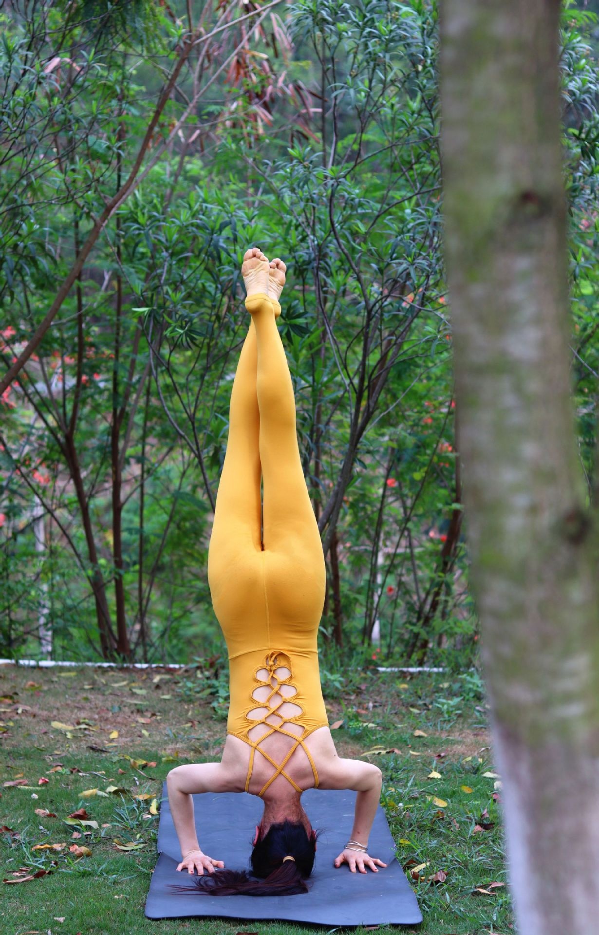 ActiveGo Fashion Tie Cross Back Yoga Fitness One-Piece Jumpsuit Aerial Dance Outfit Outdoor Sports Backless_voghion.com