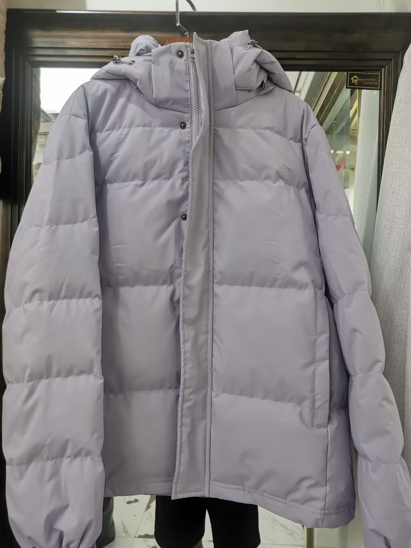 ChicShe Off-Season Mid-Length Daunenjacke, kurzer Stil, Unisex, knielang, dick gefüttert, Herbst/Winter 2025, neue Kollektion für Paare, lockere Passform_voghion.com