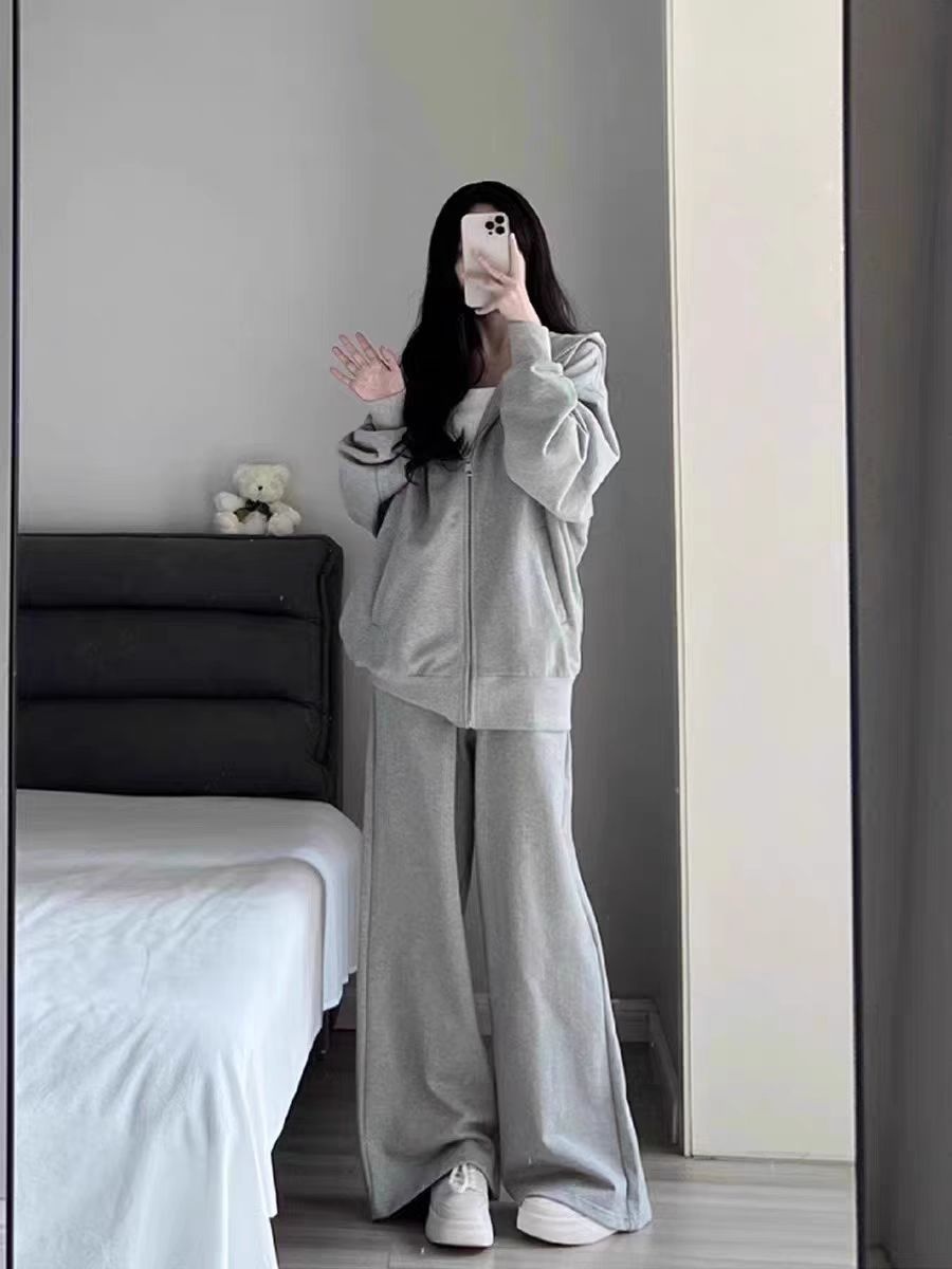 001 2025 Nieuwe herfst-winter losse grijze sweatshirt met capuchon en wijde broek, tweedelige set voor dames_voghion.com