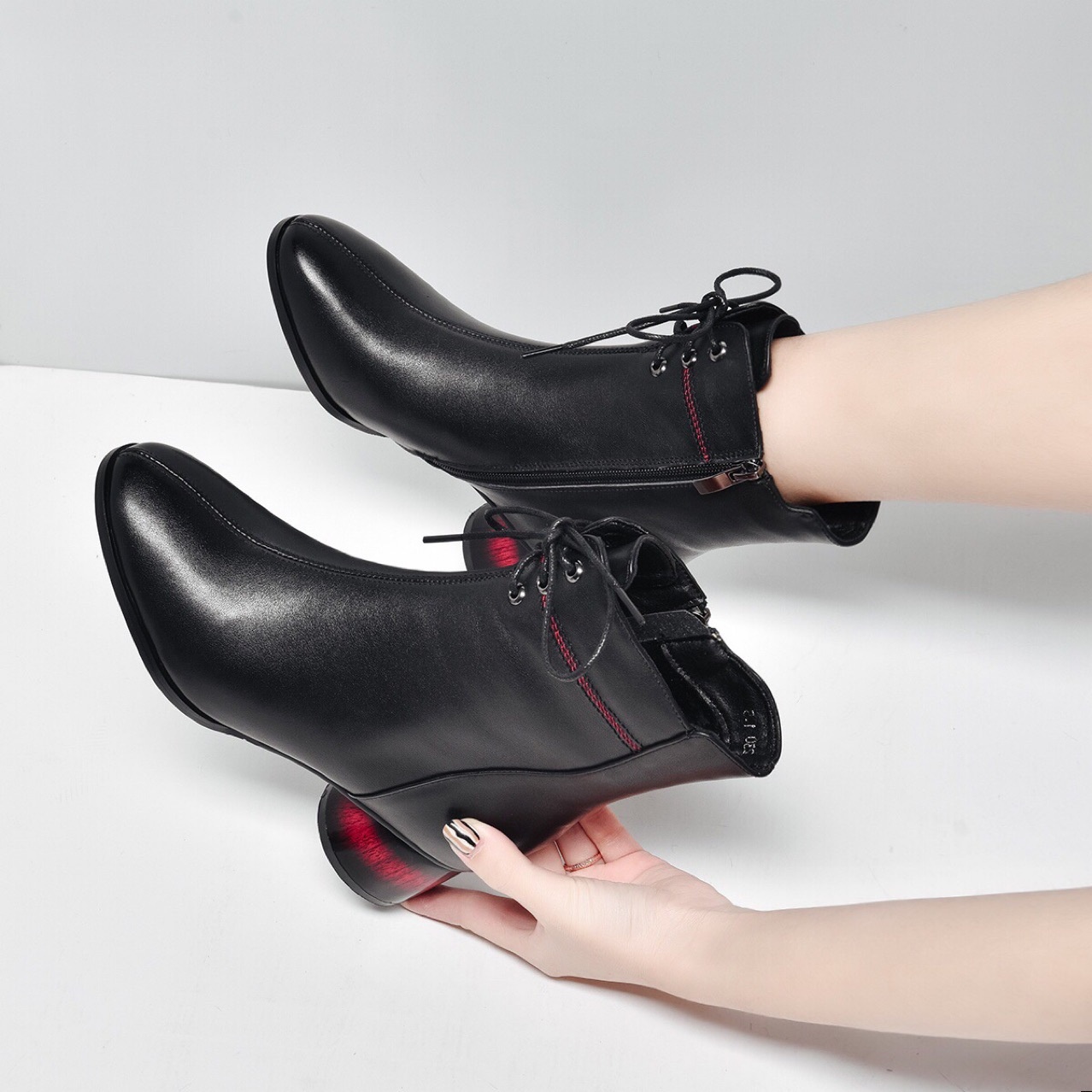 Bottes courtes ShoeVault en cuir véritable, collection automne-hiver 2023, style Martin, bout rond, talon épais, doublure polaire, pour femme._voghion.com