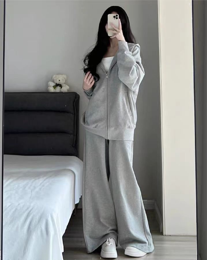 001 2025 Nieuwe herfst-winter losse grijze sweatshirt met capuchon en wijde broek, tweedelige set voor dames_voghion.com