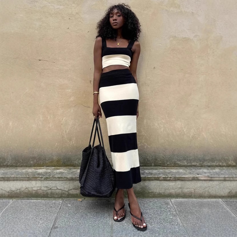 ChicShe Vêtements pour femmes transfrontaliers européens, américains et du Moyen-Orient, ensemble gilet et débardeur rayé en maille noir et blanc_voghion.com