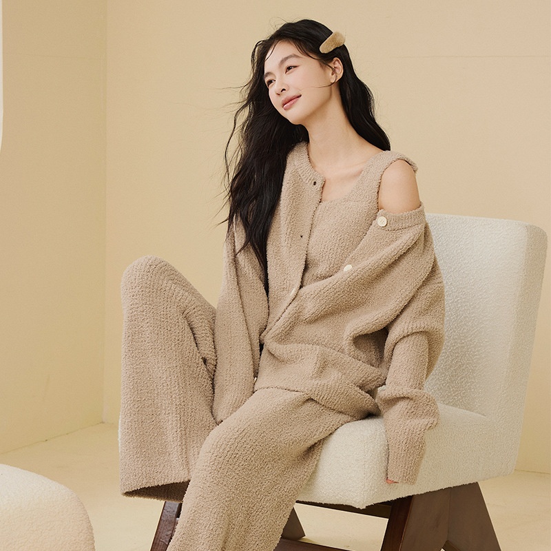 ChicShe New Soft Fluffy Half-Fleece Pajamas Women, Autumn And Winter Korean Style Elegant Camisole Three-Piece Set, Suitable For_voghion.com